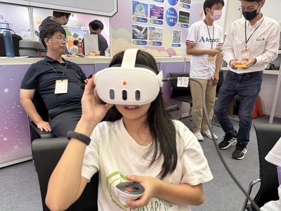 和美學生透過數位觀察、木作與協作，把海洋場域的問題做成自己的作品。