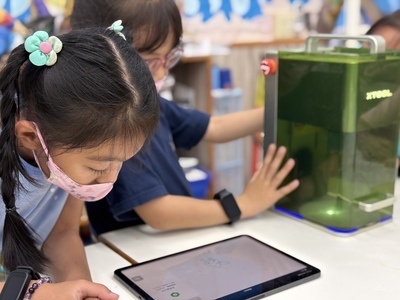 學生在課程中運用觀察、實作與閱讀，累積跨領域學習成果。